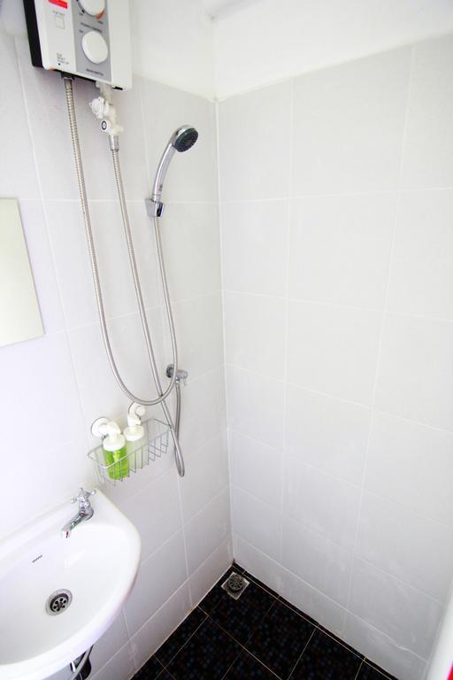 Wh Hostel Бангкок Экстерьер фото