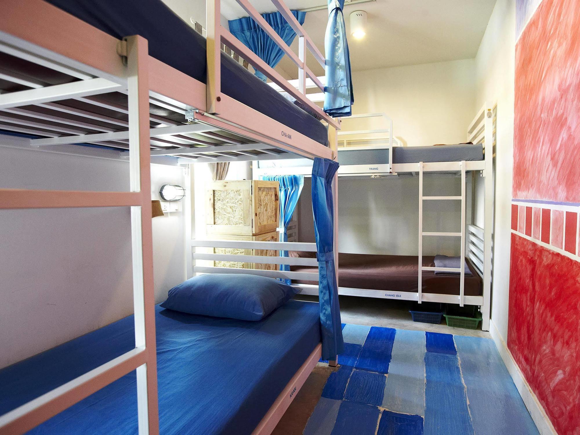 Wh Hostel Бангкок Экстерьер фото