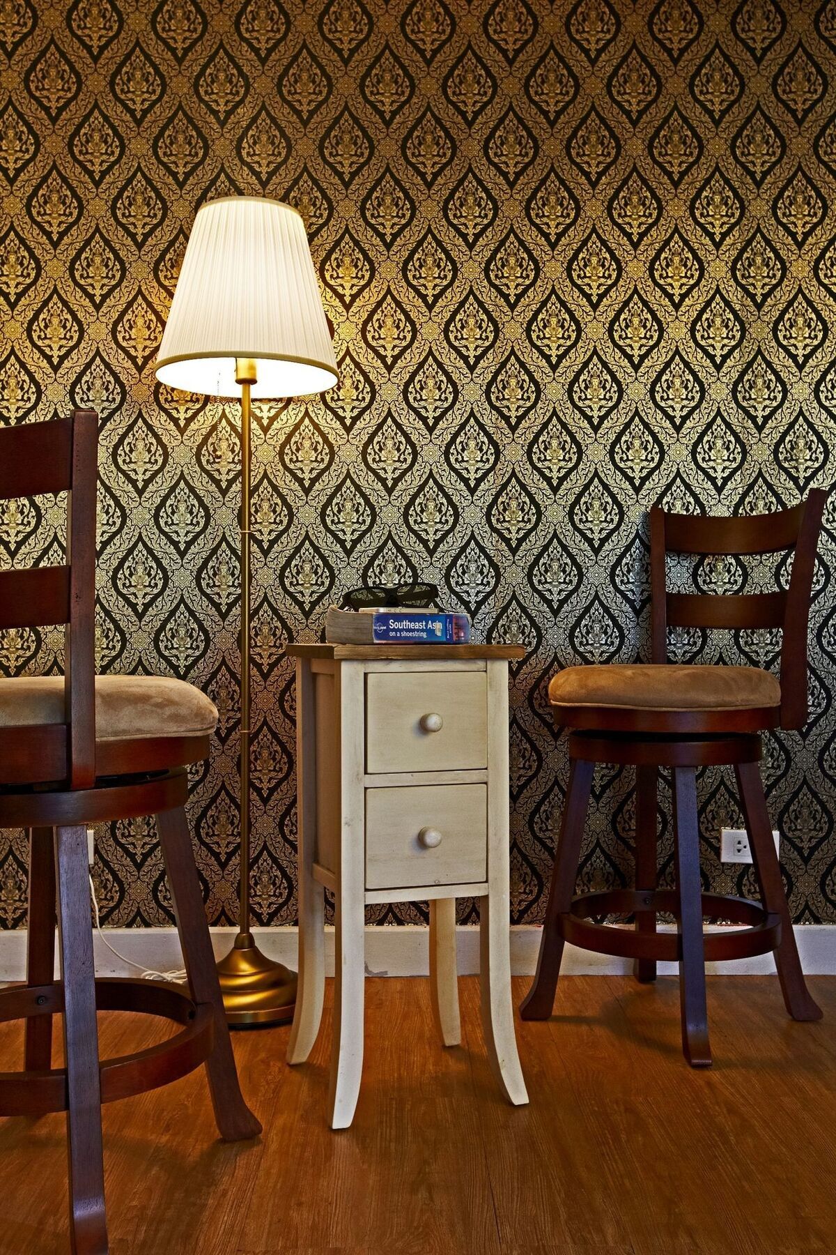 Wh Hostel Бангкок Экстерьер фото
