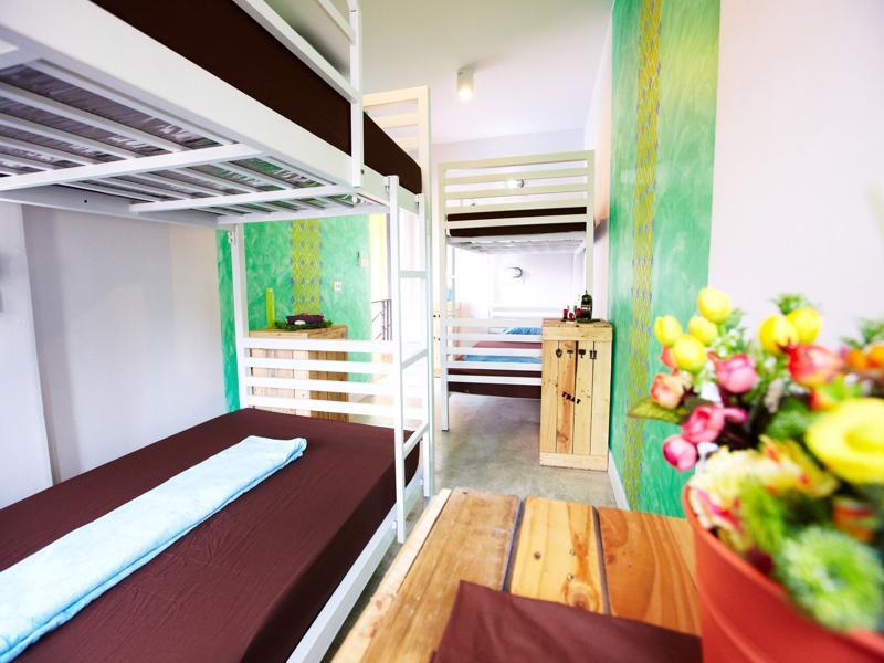 Wh Hostel Бангкок Экстерьер фото